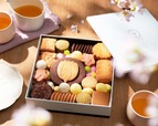 【四季菓子の店 HIBIKA「春のふきよせ〈チューリップ〉」小缶 ￥4,536、大缶 ￥6,480】チューリップをモチーフにしたクッキーもかわいい！