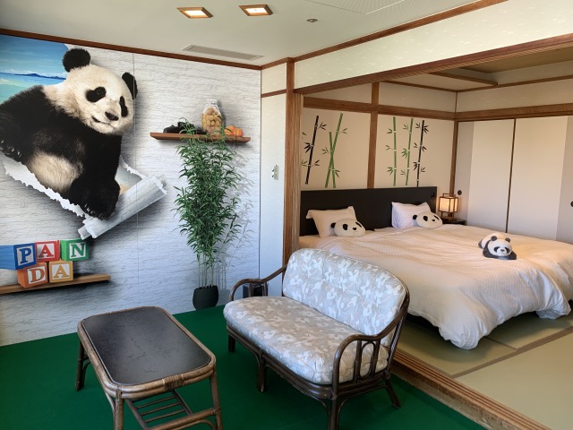 あっちこっちにパンダがいっぱい！