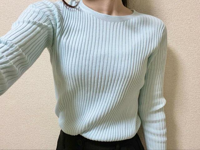 【ユニクロ　3Dリブクルーネックセーター】程よく身体にフィットして着やすいです