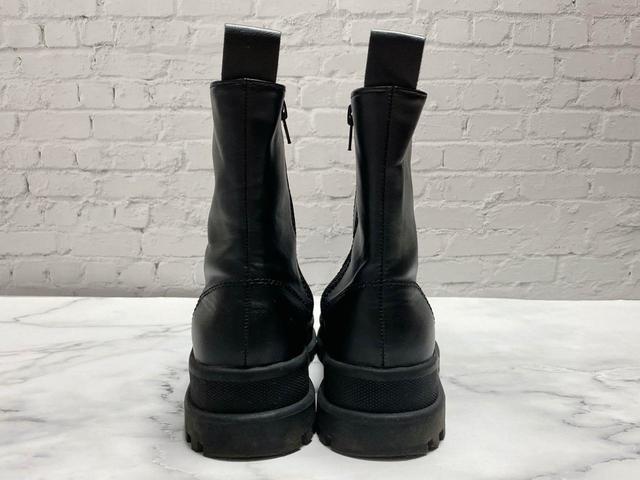 【ZARA】ジップ付きショートブーツ／税込4,990円