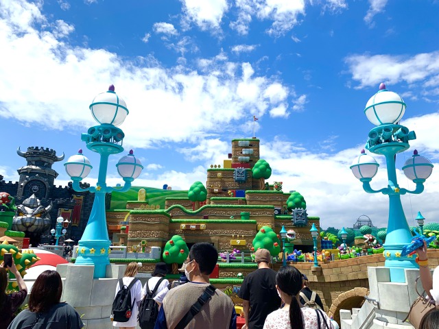 正面にはヨッシー・アドベンチャーが見える