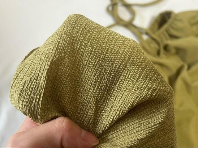 【coca レディースワンピース】シャーリングのようなクシュッとした生地感。伸縮性もあり着心地◎!