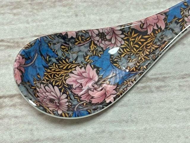 ピンクのお花にブルーの葉、がおしゃれすぎる〜！