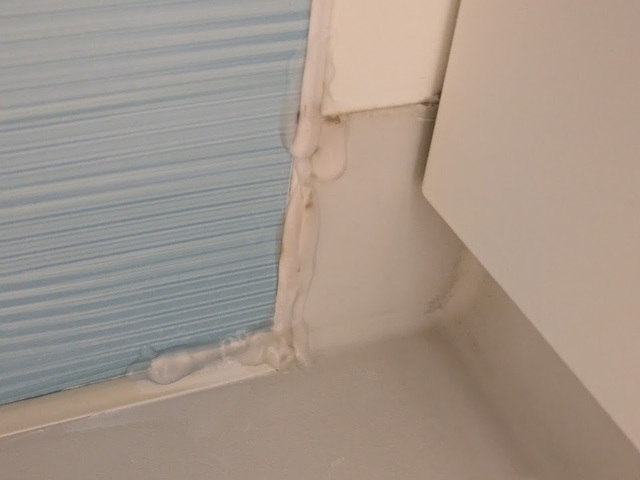 【Re:set リセット  超高濃度カビ取りジェル】ジェル状なので液だれしにくく、壁面でも安心！