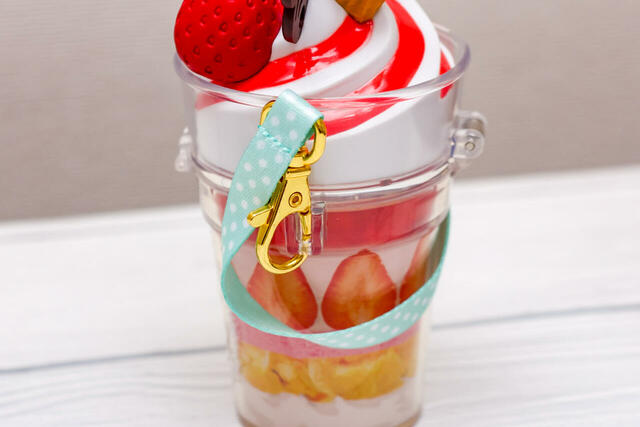 カラフルチョコレート、ミニスナックケース付き ¥1,300｜金具はゴールド