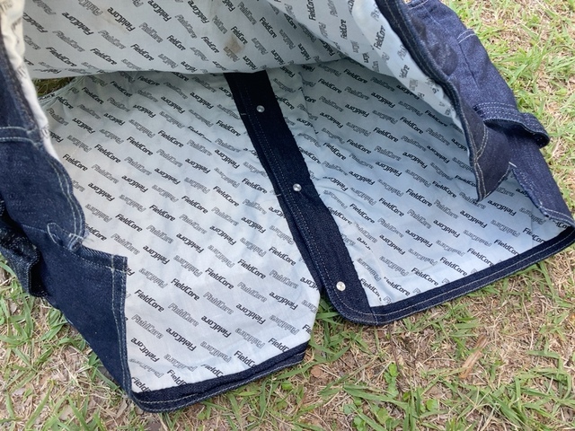 【ワークマン グリーンテックアウトドアデニムベスト】裏地は爽やかな白ベースのデザインです