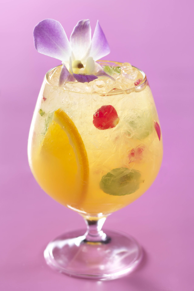 “春キャン”スペシャルノンアルコールカクテル 1,240円｜東京ディズニーランドホテル「ドリーマーズ・ラウンジ」