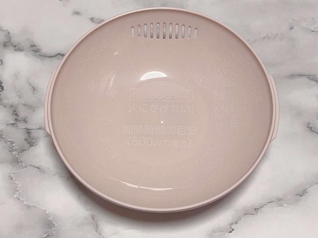 【Francfranc（フランフラン）】蓋の裏面にメニューごとのチンする時間が書いてあって便利