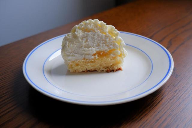 中からレモンソースがひょっこり顔をのぞかせています