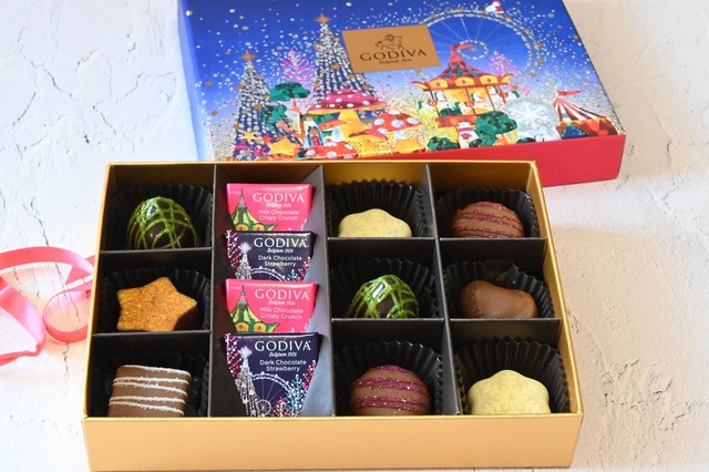 【ゴディバ】「ゴディバ ウィンターワンダーズ ツリー セレクション 10粒入」4,860円