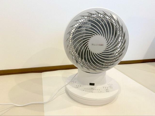 【アイリスオーヤマサーキュレーターアイ DC JET】リビングに置いてもインテリアの邪魔になることはありません