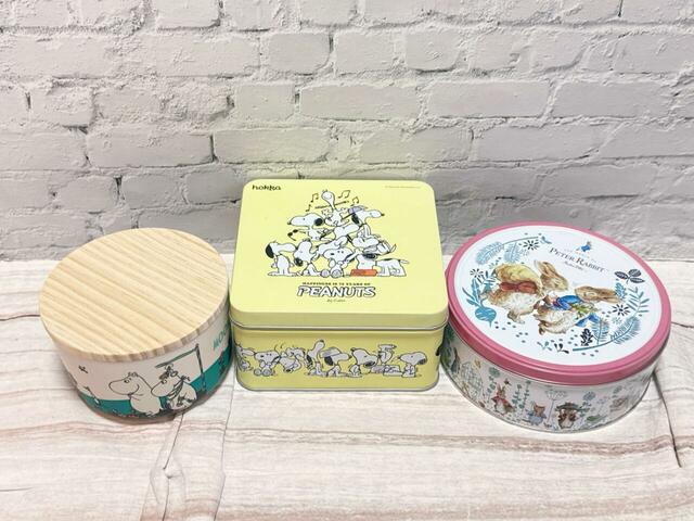 カルディで買える、ムーミン、スヌーピー、ピーターラビットの2026春デザインの缶&箱入りお菓子♪