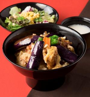 ■あぶりどり バリ鳥[3F] 唐揚げと彩り野菜の玉子あんかけ丼(サラダ、鶏スープ付)1,188円（税込）