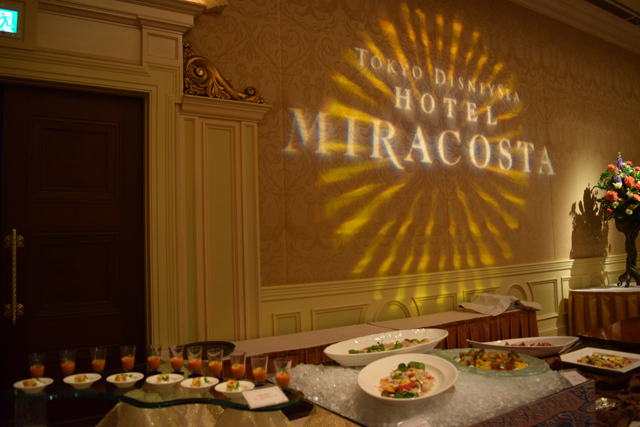 豪華なお料理も登場