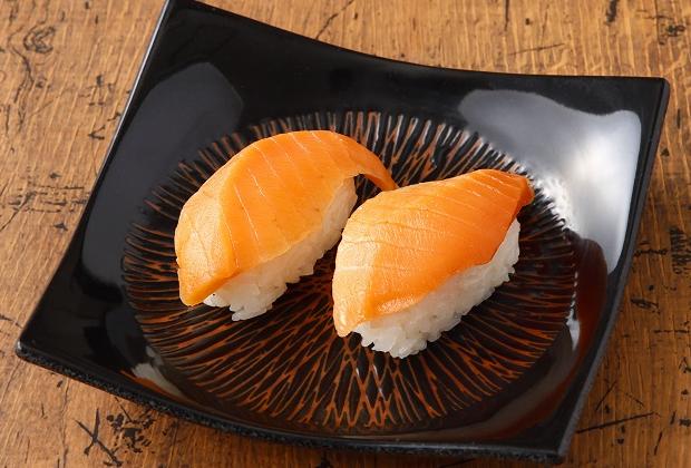 「サーモン寿司」【かみむら牧場の食べ放題メニューに「寿司」が新登場】