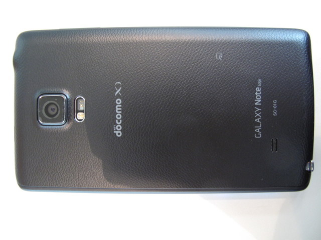 サムスン：GALAXY Note Edge　背面