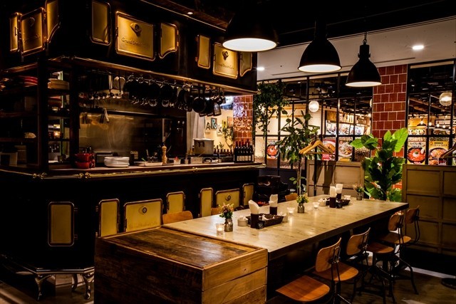 【仏・ブルターニュの食文化に触れるフレンチレストラン『Grand Breton Cafe（グラン ブルトン カフェ）』】