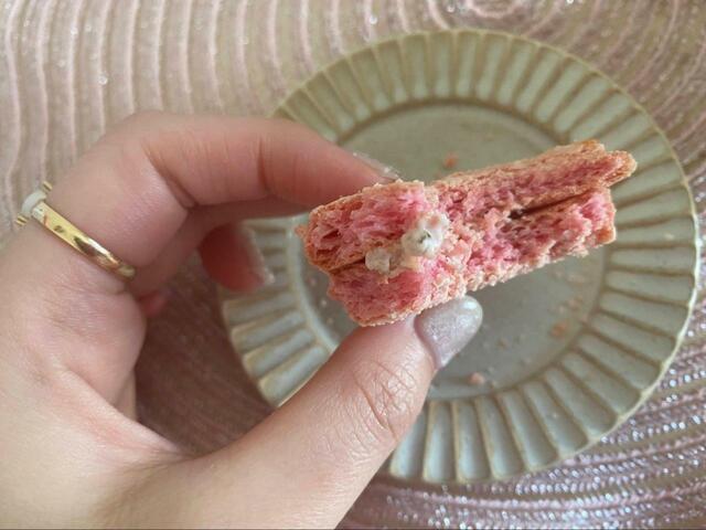 【カルディ サクラダックワーズ】最後の一口までおいしい