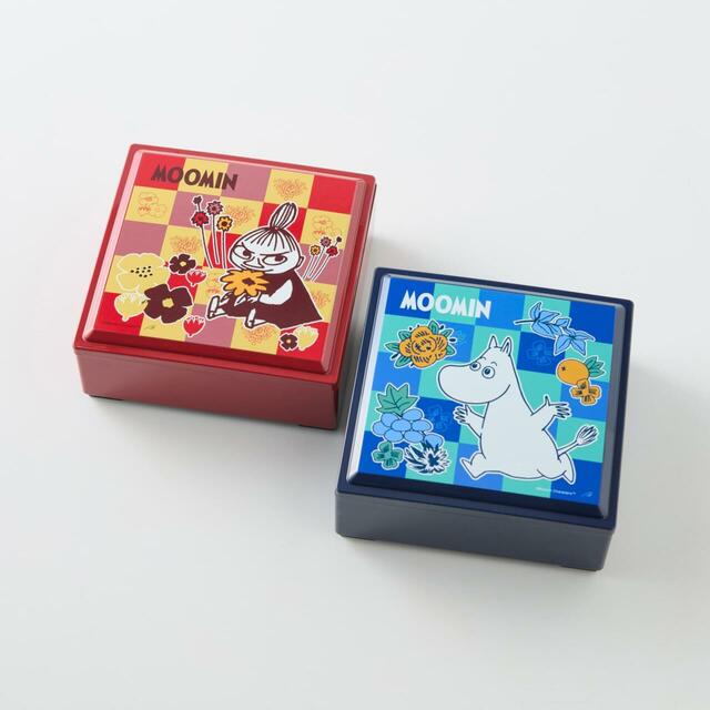 「おせち・一段重『ムーミン』(付属品一例)」<価格:23,900円(税込)>【【2027年おせち】個食スタイルのおせちも登場!「スヌーピー」「SPY×FAMILY」「サンエックスユニバース」「ムーミン」全4種の予約がスタート!】