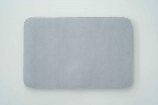 カラーは全3色（グレー）