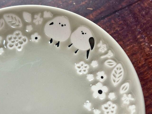 グレージュとシマエナガの組み合わせはシックな印象♪