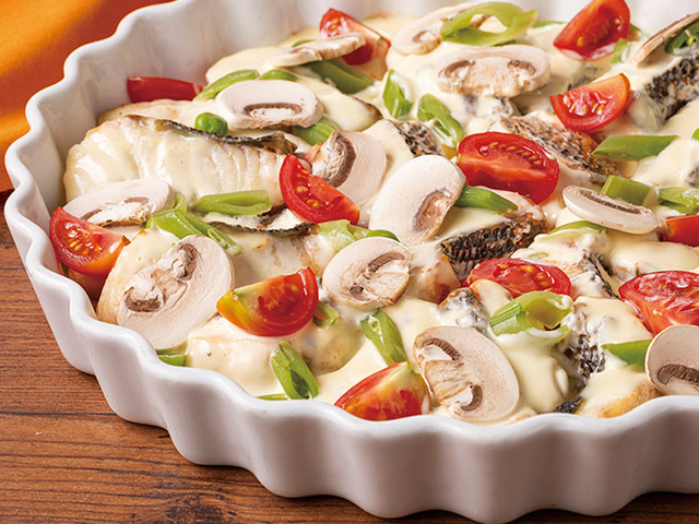 「スズキのソテー」<期間:2025年12月27日〜2026年1月3日>【年末年始は「松阪牛・蟹・握り寿司」が食べ放題!「東京ベイ舞浜ホテル ファーストリゾート」の贅沢すぎるディナービュッフェ!】