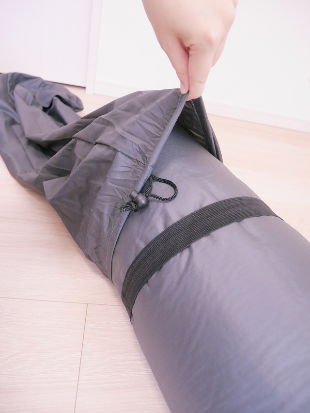 【ベルメゾン　省スペースで収納できる来客用布団セット(6点)】袋の口が広いので、多少巻きが甘くても収納できます