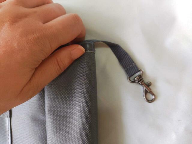 鍵などがつけられるフック付『大人のおしゃれ手帖』10月号：付録「PLAIN PEOPLE（プレインピープル）」多機能おしゃれトートバッグ