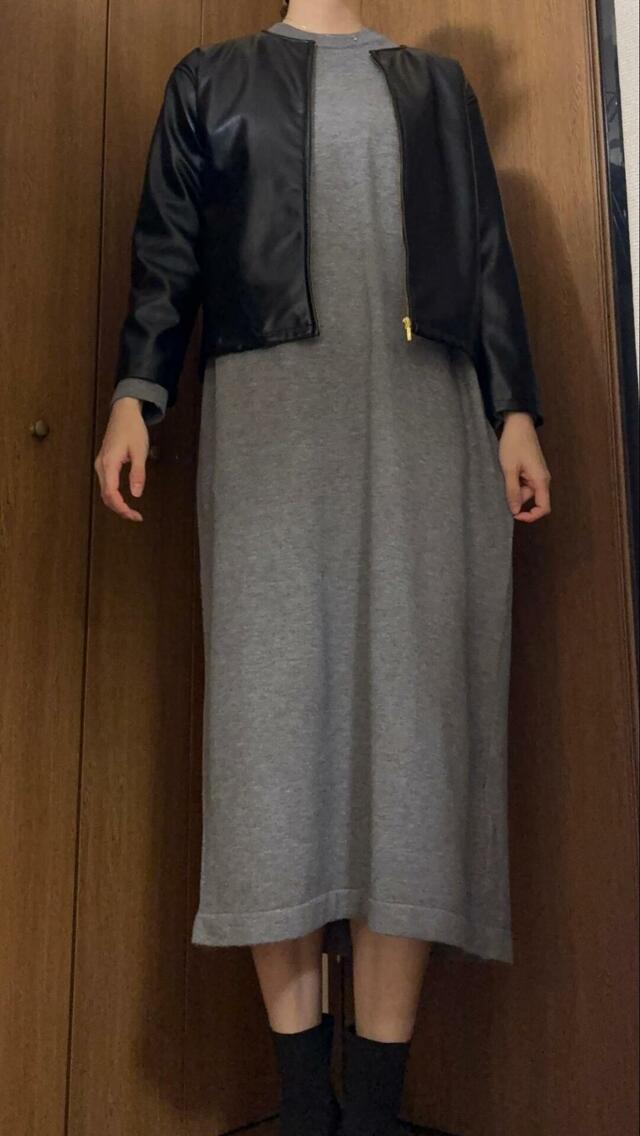 【AMERICAN HOLIC　クルーネックニットワンピース】ジャケットと合わせてもゴワゴワせず着やすいです！