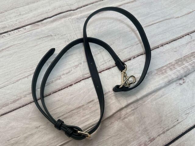 ショルダーストラップはもちろん長さ調整可能！