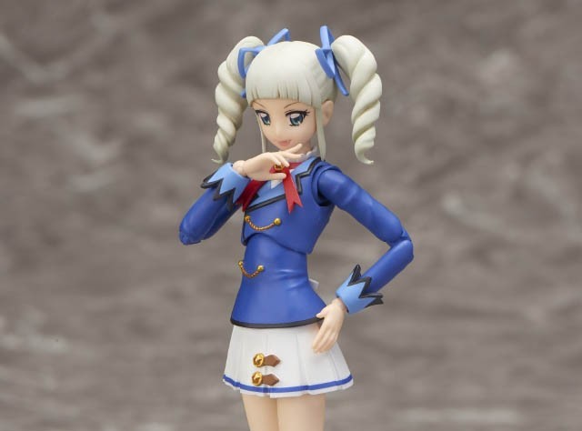 アイカツ 600歳超えの美少女アイドル 藤堂ユリカの冬制服姿フィギュア化 血を吸うわよ ポーズも再現可能 Medery Character S