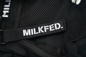 【MILKFED.】ミッキー リュックサック・バックパック 32L チャーム・ポーチ・カラビナ付き 16,500円