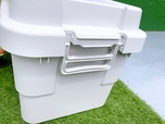 【無印良品 ポリプロピレン頑丈収納ボックス 大 50L】蓋のストッパー部分が持ち手になり、そのまま持ち運べます