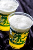 ビアカクテル(グリーンアップルシロップ)1杯 ¥680【販売店舗】ニューヨーク・デリ|2018年東京ディズニーシー「ディズニー・パイレーツ・サマー」スペシャルメニュー