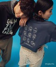 【ドラえもん×グローバルワーク】「ドラえもんヘビロッTEE/半袖」4,490円（カラー展開：オフホワイト/どこでもドア / オフホワイト/通りぬけフープ / スミクロ/ひみつ道具 / ネイビー/ドラえもん、サイズ：M-L）