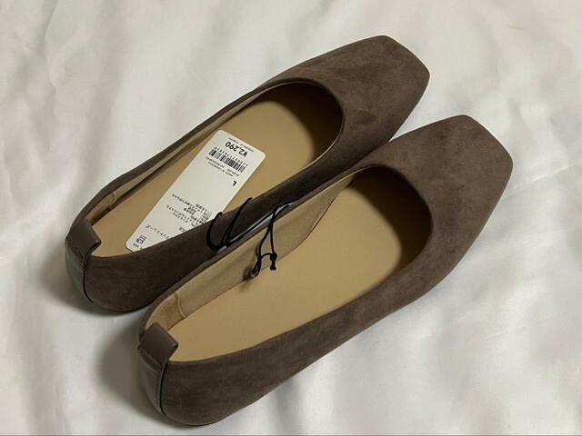 【GU スクエアフラットシューズ】サイズはS〜XLの4展開。普段24.5cmを履いている筆者はLサイズを購入しました