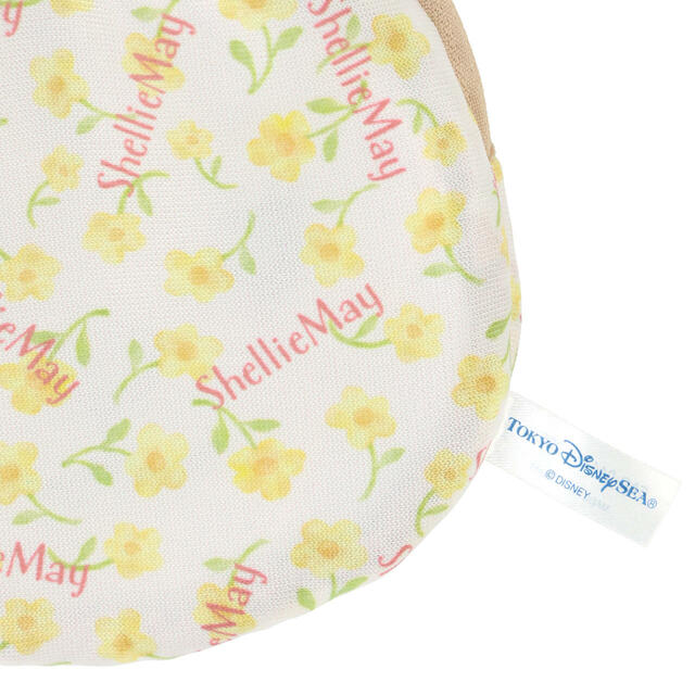 ポーチ 2,300円｜「ダッフィー＆フレンズのワンダーズ・バイ・ユア・サイド」グッズ｜販売店舗：東京ディズニーシー「マクダックス・デパートメントストア」｜発売日：2026年6月2日（火）