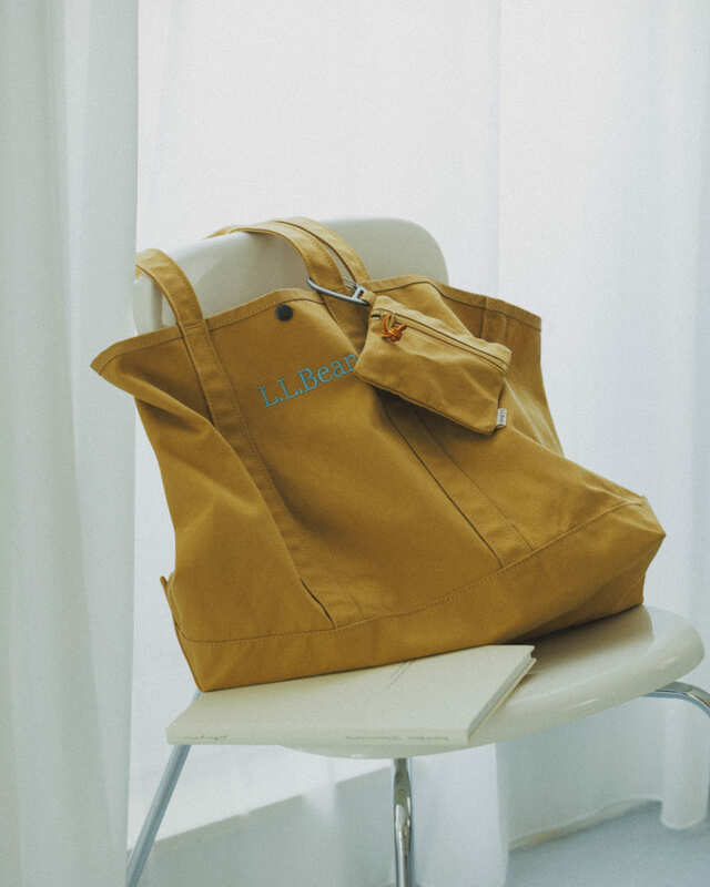 【L.L.Bean for SALON「グローサリー・トート＆チャームポーチ」】しっかりしたキャンバス素材に肩掛けしやすいハンドルもうれしい