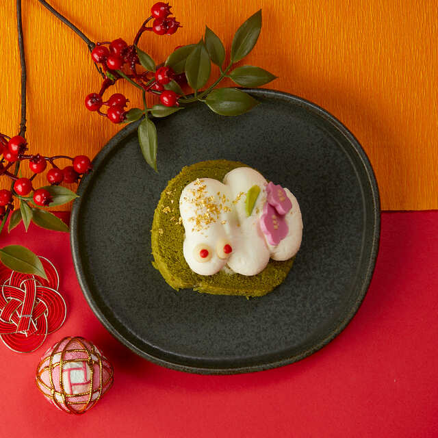 【東京ギフトパレット・お正月スイーツ＆期間限定ショップ】干支菓子「開運美巳（びみ）」1個 756円／東京會舘（2025/1/2～1/14）