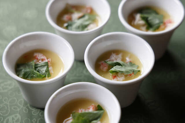 【大阪マリオット都ホテル「北海道ブッフェ」】茶碗蒸し 蟹餡かけ（ワゴンサービス）