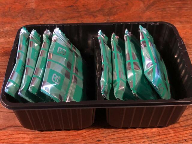 【ファミリーマート　抹茶香る濃い抹茶クッキー】クッキーは8枚入り　大切に食べていきましょう