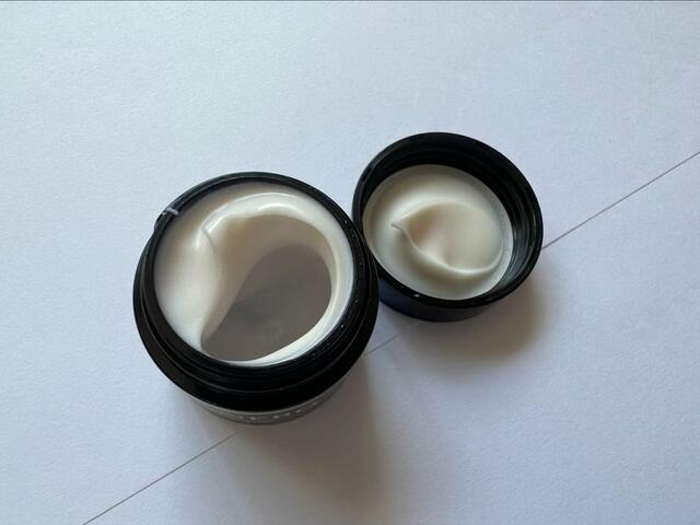 【カネボウ クリーム インデイ】開ける時は底をトントンと下に軽く叩くのがおすすめ