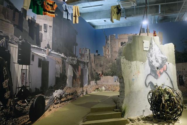 《Giant Kitten》2015年の再現展示