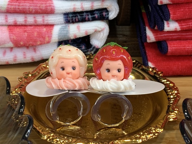 〈秘密の苺MICO E〉の「クリームキューピーリング」（2,310円）