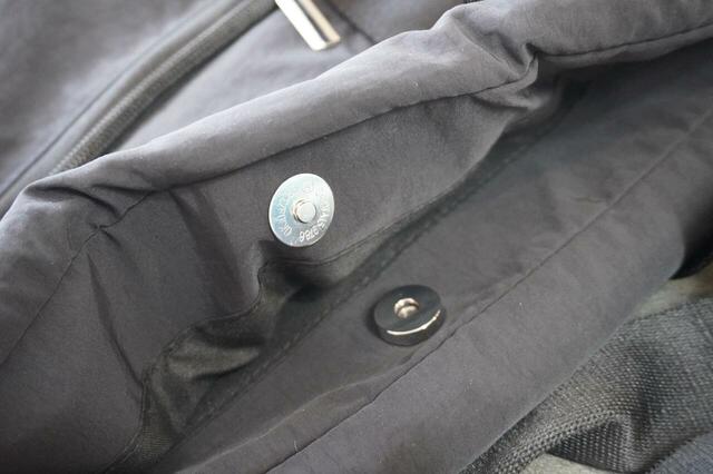 【3COINS ペアレンツBAG】開閉はマグネットボタンですが…⇒