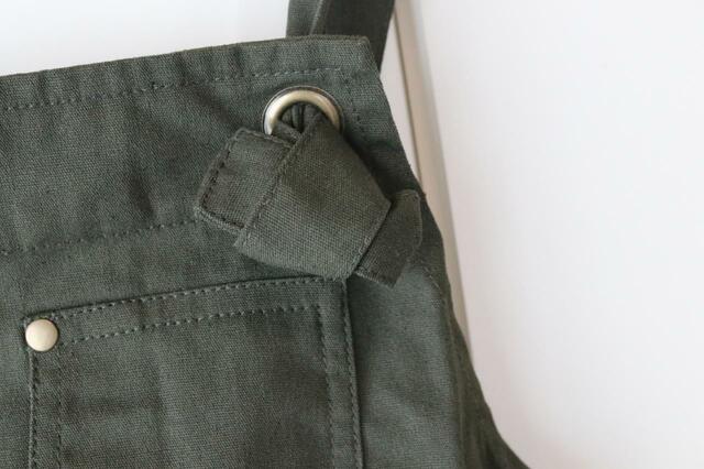 【ワークマン アウトドアバックルタイプエプロン】肩紐は結び目を変えてサイズの調節が可能