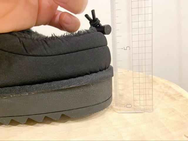 【FREAK'S STORE スリッポンファーサンダル】ソールの高さは3cmほど。クッション性に優れているので長時間履いても足が疲れません!