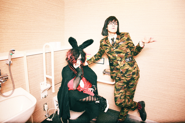 マイナス人生オーケストラ・ハル（Vo）／アーバンギャルド・松永天馬（Vo）