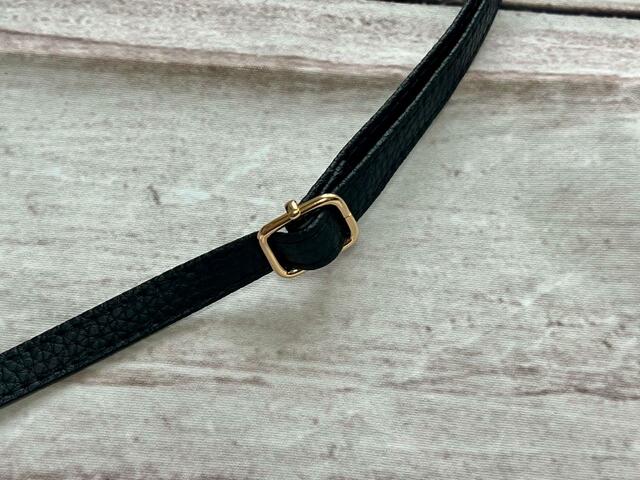 【YOUNG & OLSEN（ヤングアンドオルセン）スマホショルダーバッグ】最長約122cmの調節可能なショルダーストラップもうれしい♪