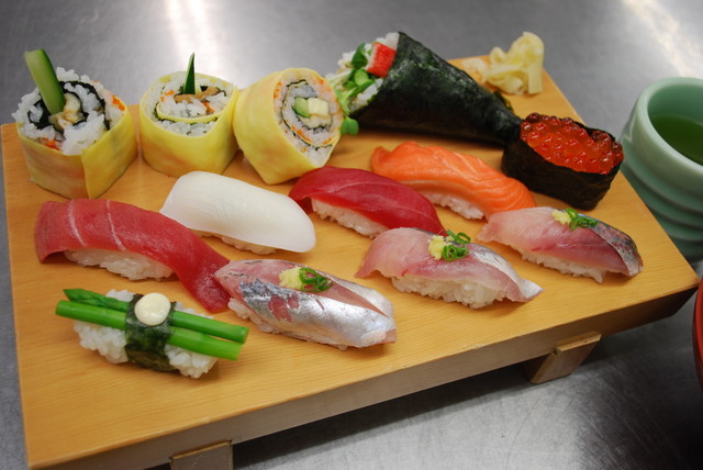 すしざんまい『築地喜代村塾』／完成した握り寿司